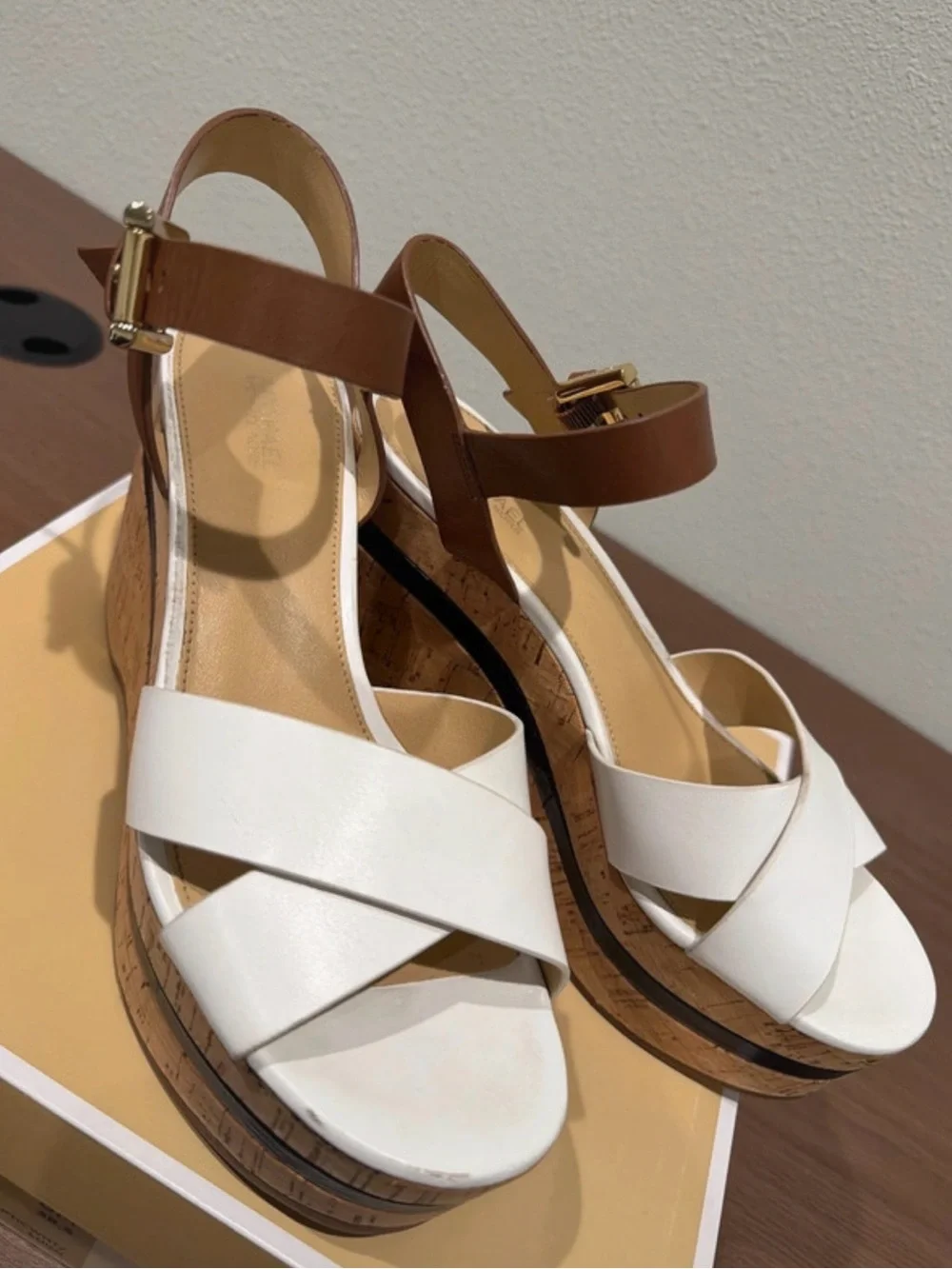 Michael Kors White & Luggage Leather Cork Platform Wedge Sandals – Size 8